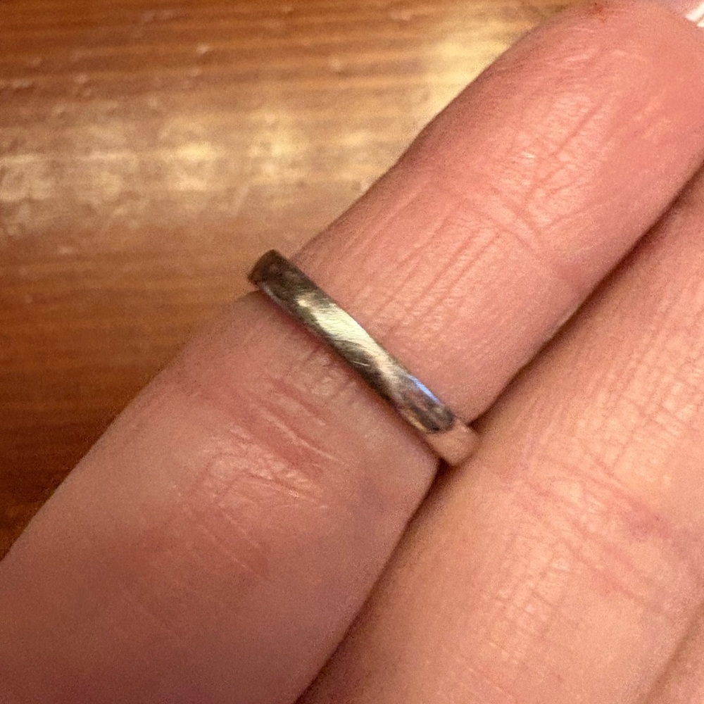 Dominique Sterling Silver Ring. Size 6 - Picture 3 of 4